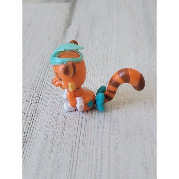 Mini tiger princess royalty pet doll accessory toy figure - Picture 4 of 5